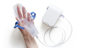 Zuurstofmasker met slang en apparaat voor zuurstoftraining en gecontroleerde ademhaling